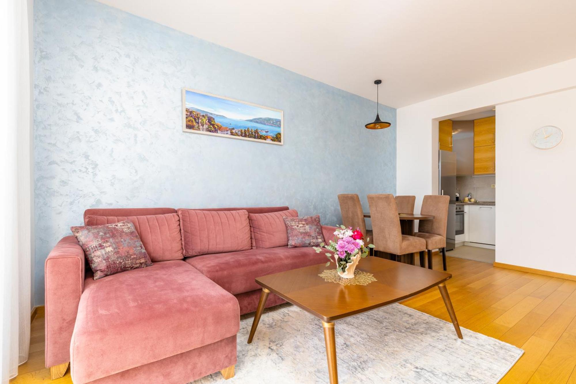 تْشيرسيك نوفي Apart Hotel M S Katunjanin المظهر الخارجي الصورة