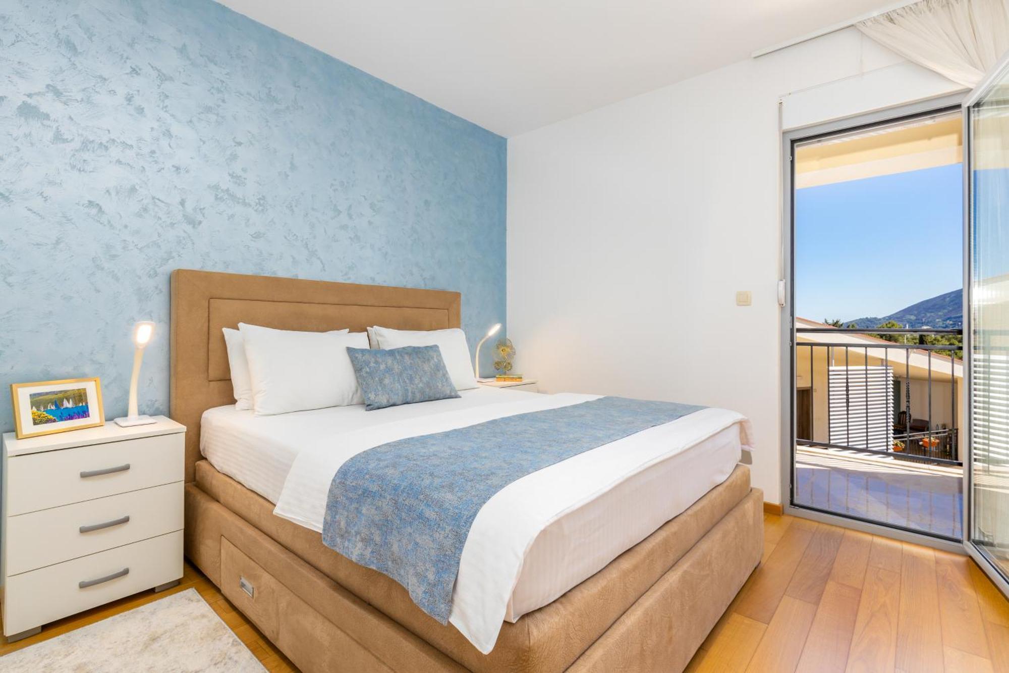 تْشيرسيك نوفي Apart Hotel M S Katunjanin المظهر الخارجي الصورة