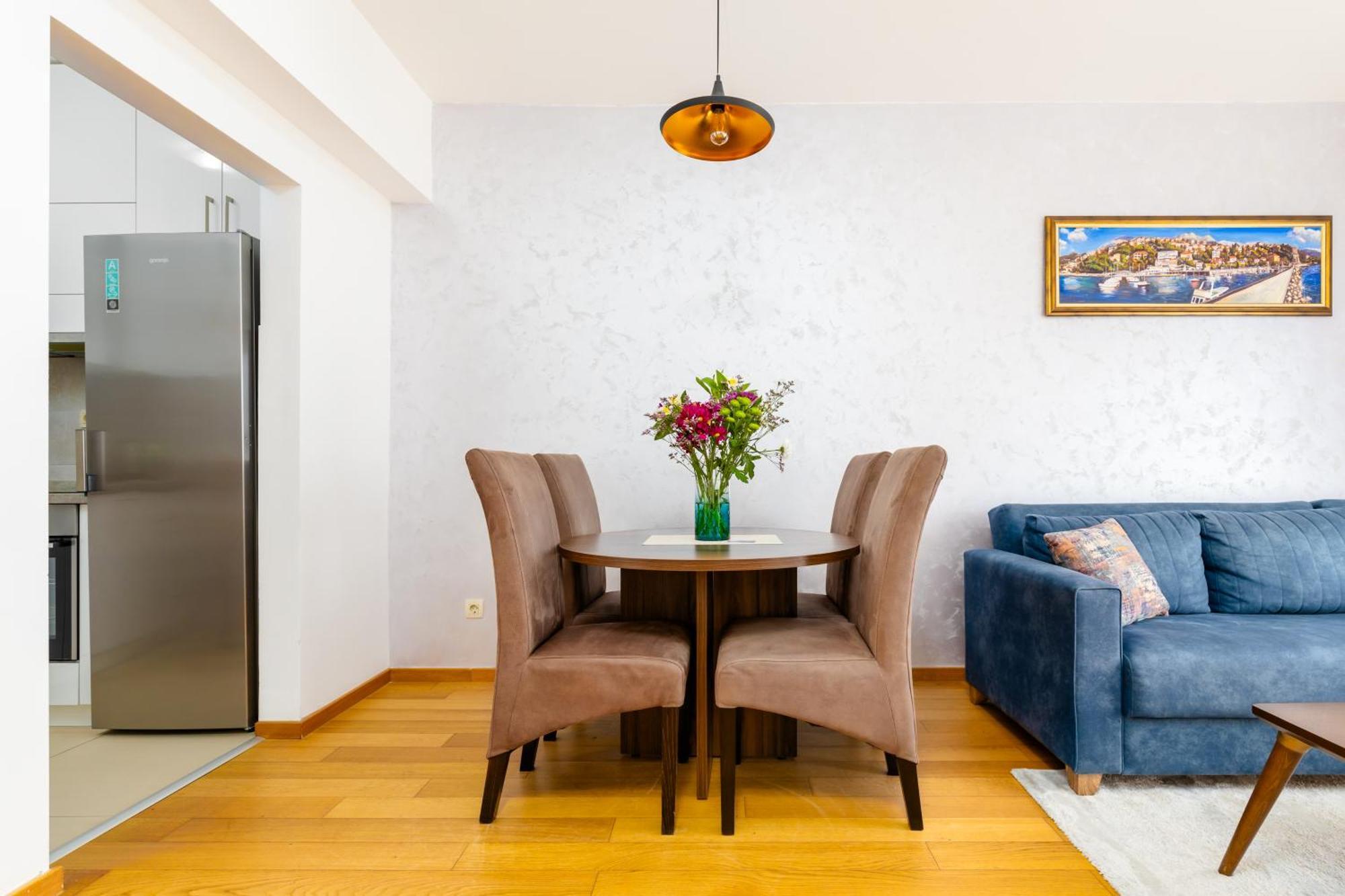 تْشيرسيك نوفي Apart Hotel M S Katunjanin المظهر الخارجي الصورة