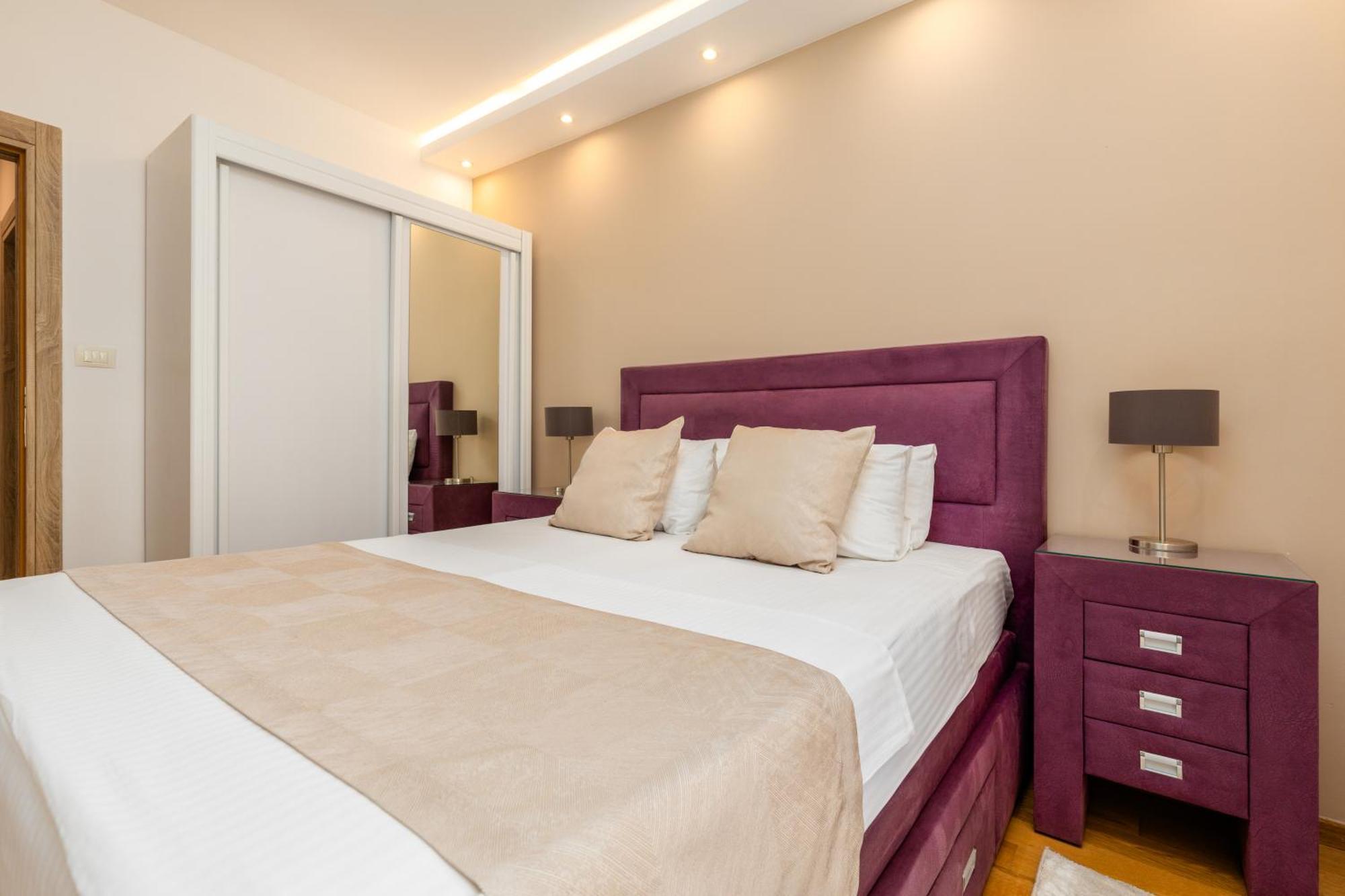 تْشيرسيك نوفي Apart Hotel M S Katunjanin المظهر الخارجي الصورة