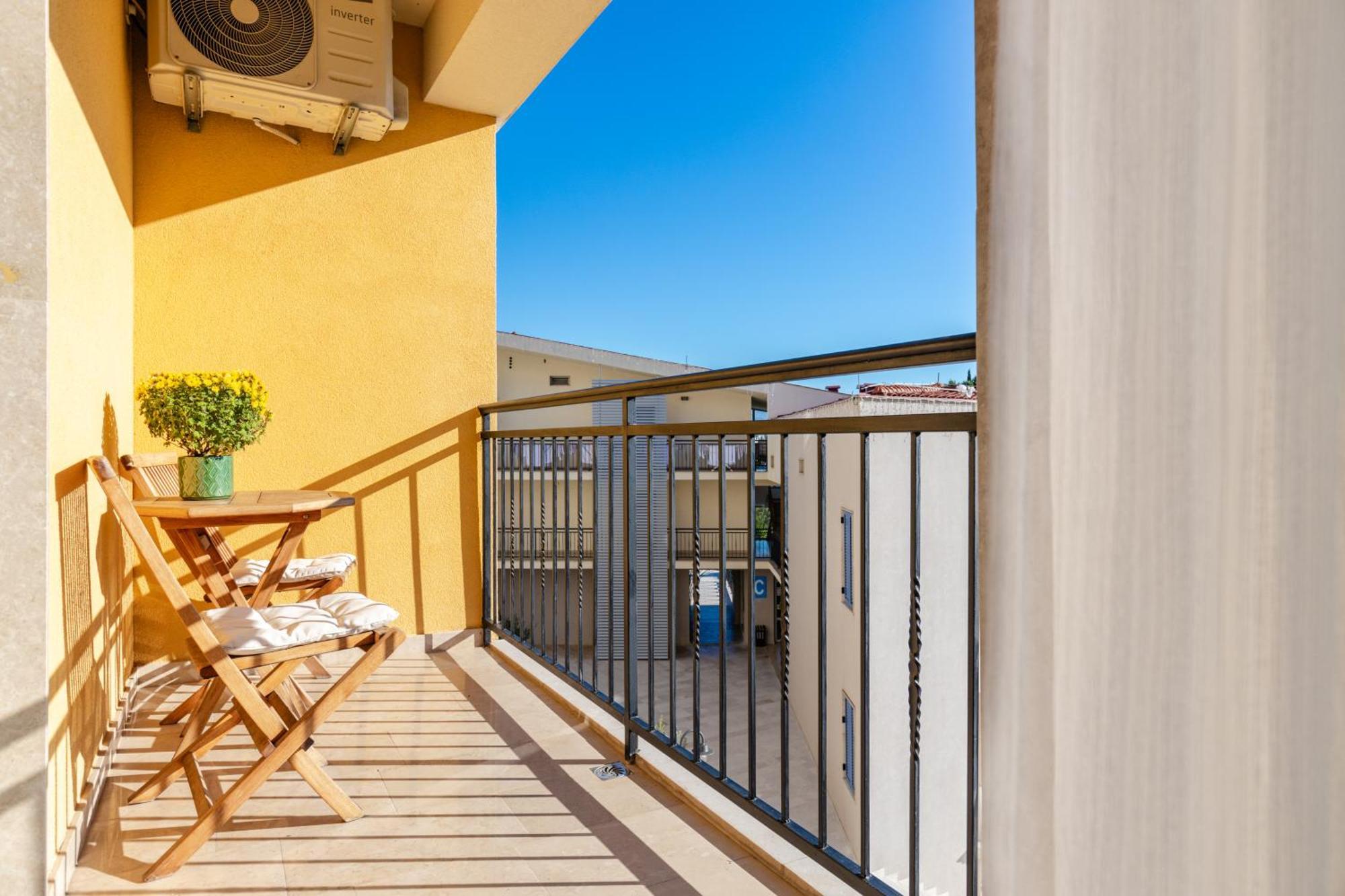 تْشيرسيك نوفي Apart Hotel M S Katunjanin المظهر الخارجي الصورة