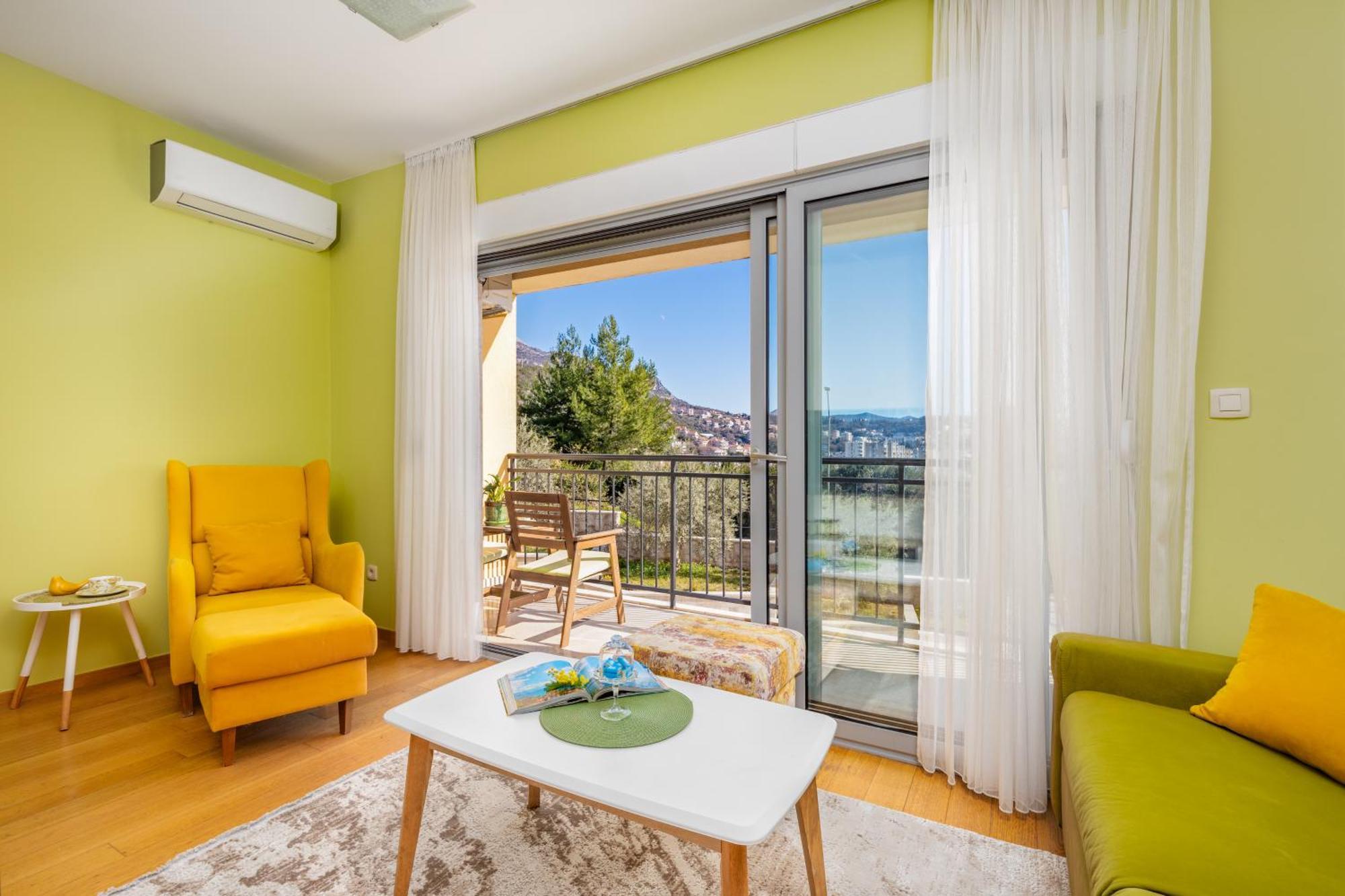 تْشيرسيك نوفي Apart Hotel M S Katunjanin المظهر الخارجي الصورة