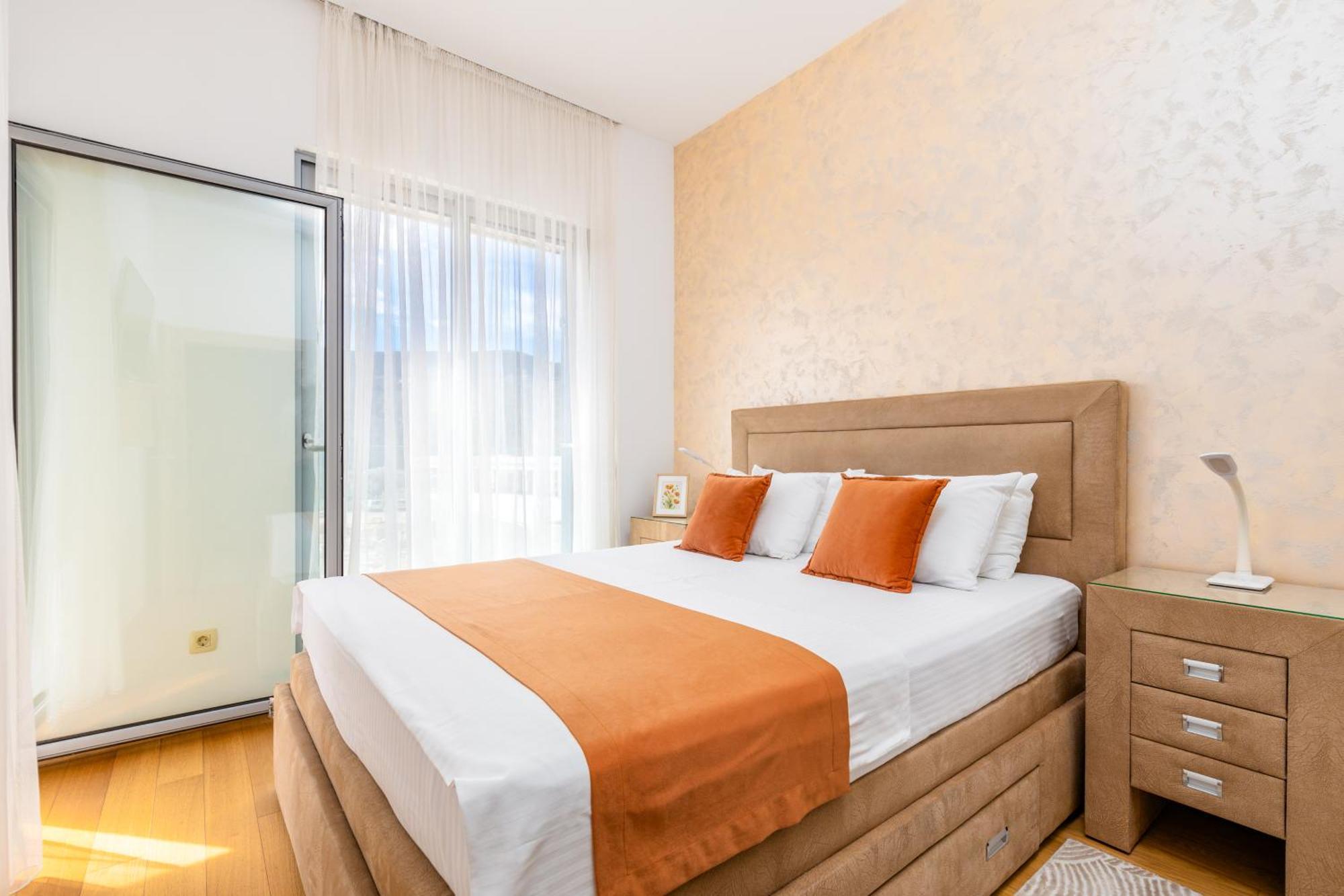 تْشيرسيك نوفي Apart Hotel M S Katunjanin المظهر الخارجي الصورة