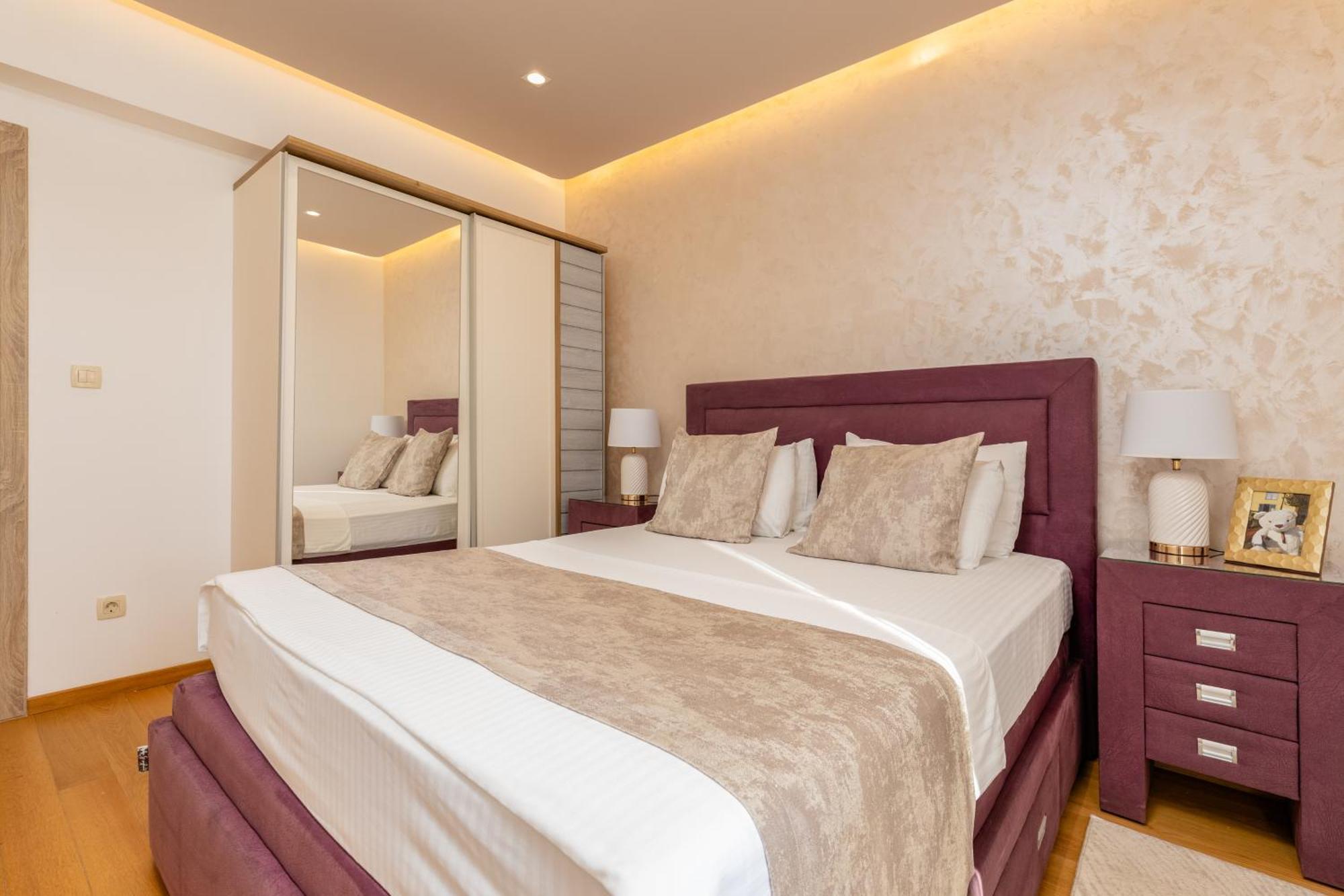 تْشيرسيك نوفي Apart Hotel M S Katunjanin المظهر الخارجي الصورة